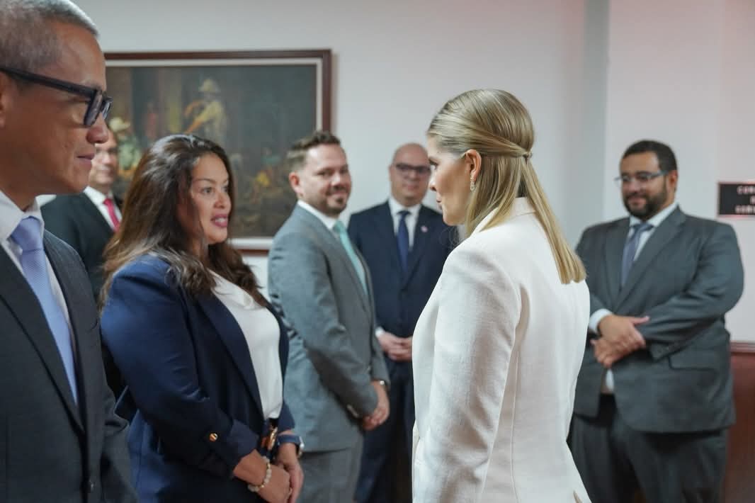 Presidenta Laura Fernández juramenta a nuevos viceministros para fortalecer el Gabinete